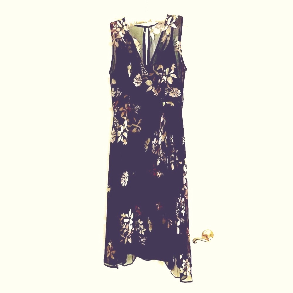 Calvin Klein Black and Gold floral Sleeveless Lined midi Dress. Size 6